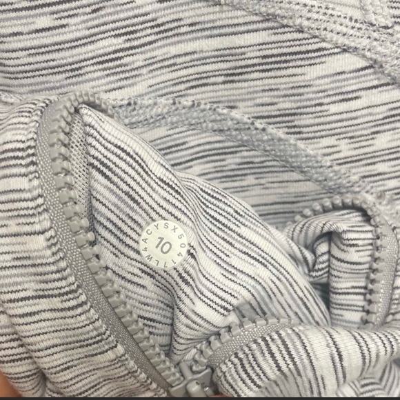 Lululemon define jacket size 10 - Picture 6 of 6